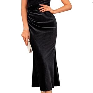 Elegant Black Velvet Evening Dress
